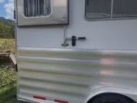 2011 Featherlite Trailers 8549 Gooseneck Horse Trailer — 照片 2